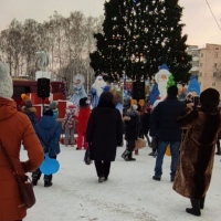 Открытие елки на Тукаева, 9 (33)