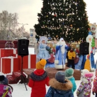 Открытие елки на Тукаева, 9 (35)