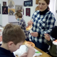 Прошёл-праздничный-мастер-класс-по-изготовлению-мягкой-новогодней-игрушки-5