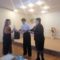 Прошёл-школьный-конкурс-на-лучшее-исполнение-пьесы-4