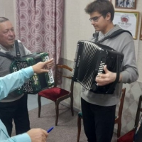 На-пост-4