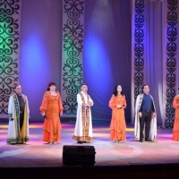 Эстрадно-фольклорная группа «Ашкадар» представила концерт «Ырыҫ-дәүләт шишмәһен, белем менән асырһың!» (1)