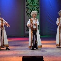 Эстрадно-фольклорная группа «Ашкадар» представила концерт «Ырыҫ-дәүләт шишмәһен, белем менән асырһың!» (4)