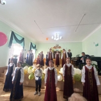 vypusknoj-vecher-uhodim-s-muzykoj-8